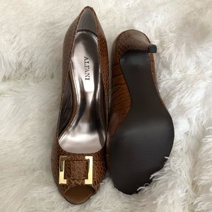 Alfani pine cone brown heels
